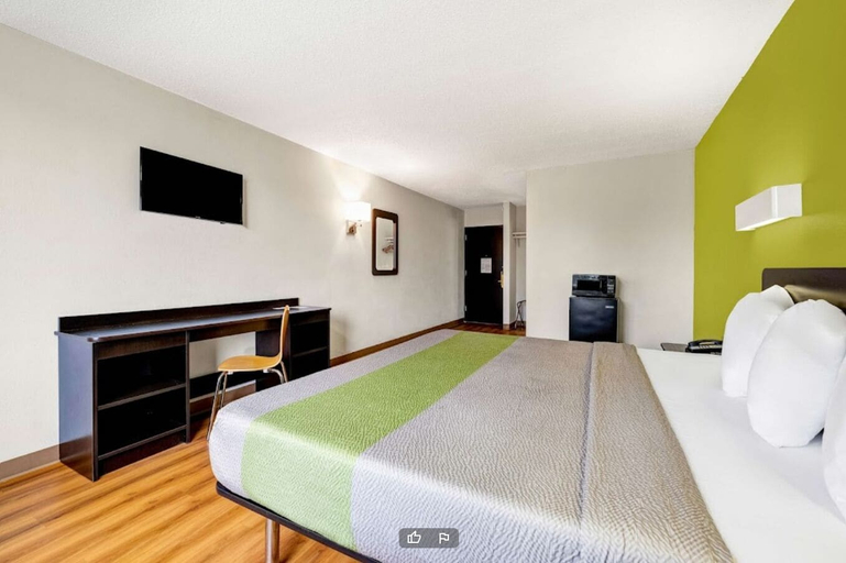 Bedroom 2, Motel 6 Indianapolis, IN, Marion