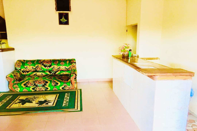 Others 2, Hotel Ghec, Gbeke