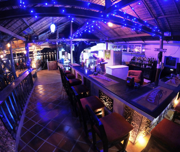 Food & Drinks