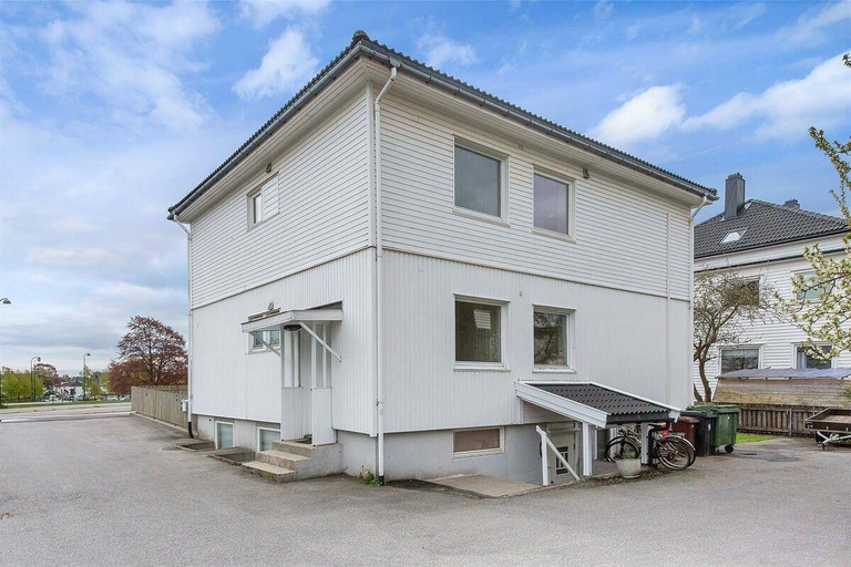 Exterior & Views 2, StayPlus 3BR City Apartment With Garden, Kristiansand