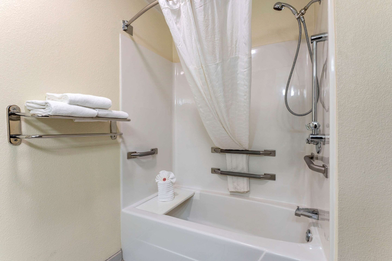 Bathroom 4, Comfort Inn East Suburbs, Marion