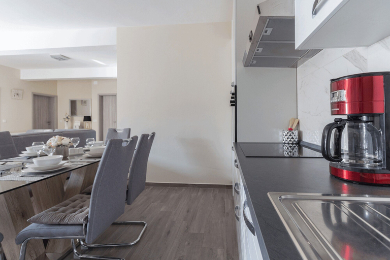 Food & Drinks 5, Villa Nicolle, Privlaka