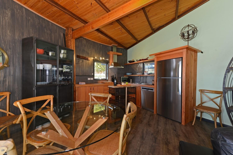 Others 5, Taylors Bay Cottage, Kingborough