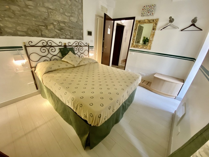 Bedroom 21