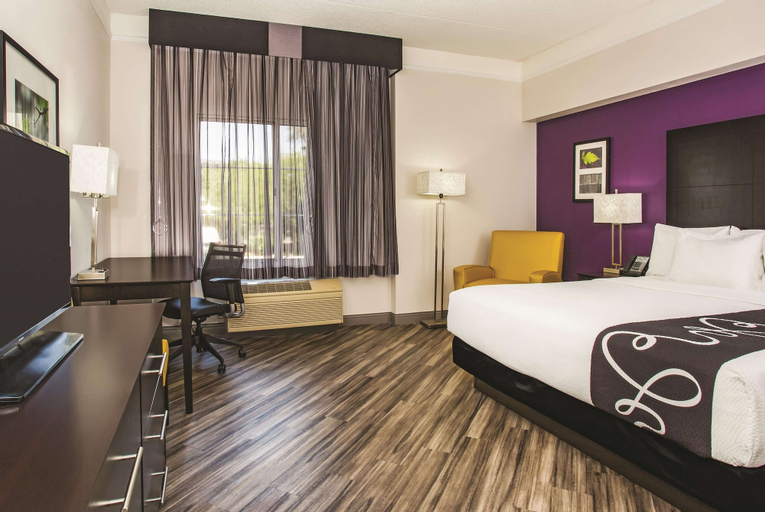 Bedroom 25