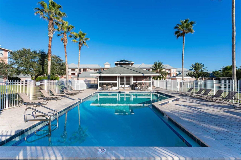 Sport & Beauty, Modern and Beachy Second Floor Walk to Beach, Saint Johns