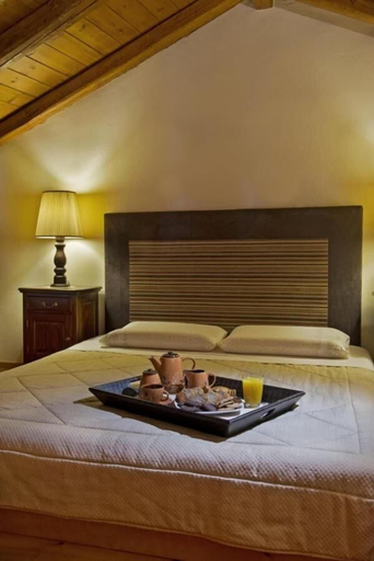Bedroom 3, Odos Oneiron, Central Greece