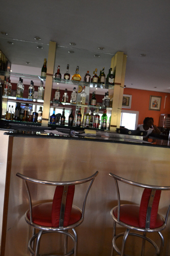 Food & Drinks 4, Peninsula Plaza Hotel, Wouri