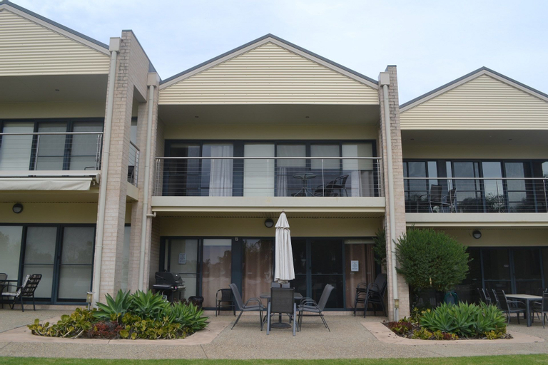 Exterior & Views 2, Elsinor Townhouse 8 Mulwala, Corowa