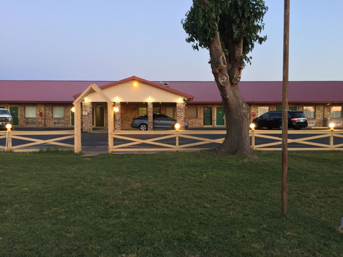 Exterior & Views 2, Green Bird Inn, Wilbarger