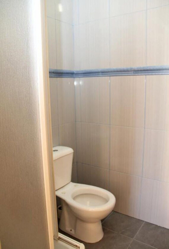 Bathroom 5, Pensão Leão De Ouro, Matosinhos
