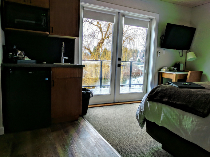 Bedroom 3, Riverside Inn, Cowichan Valley