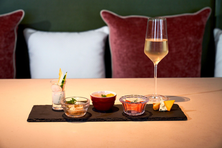 Food & Drinks 11
