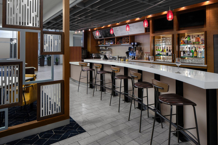 Food & Drinks 5, Courtyard by Marriott Cleveland University Circle, Cuyahoga