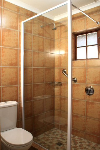 Bathroom 4, Riverbend Chalets Self Catering, Sisonke