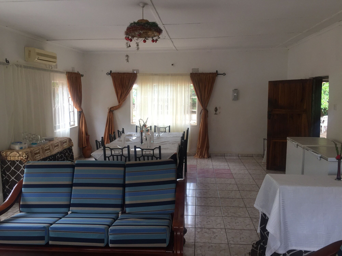 Food & Drinks 5, Kana Guest House, Livingstone