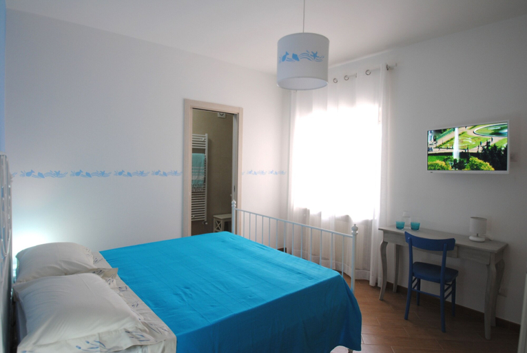 Bedroom 2, B&B Puglia Vista Mare, Bari