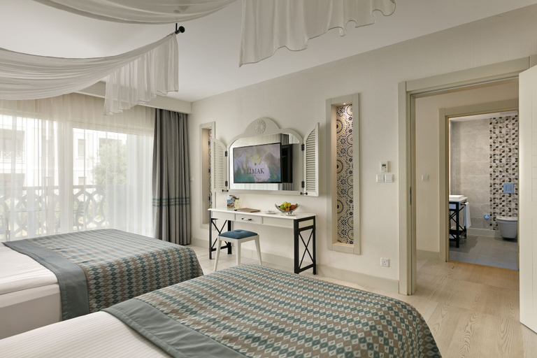 Bedroom 3, Limak Cyprus Deluxe Hotel - All Inclusive