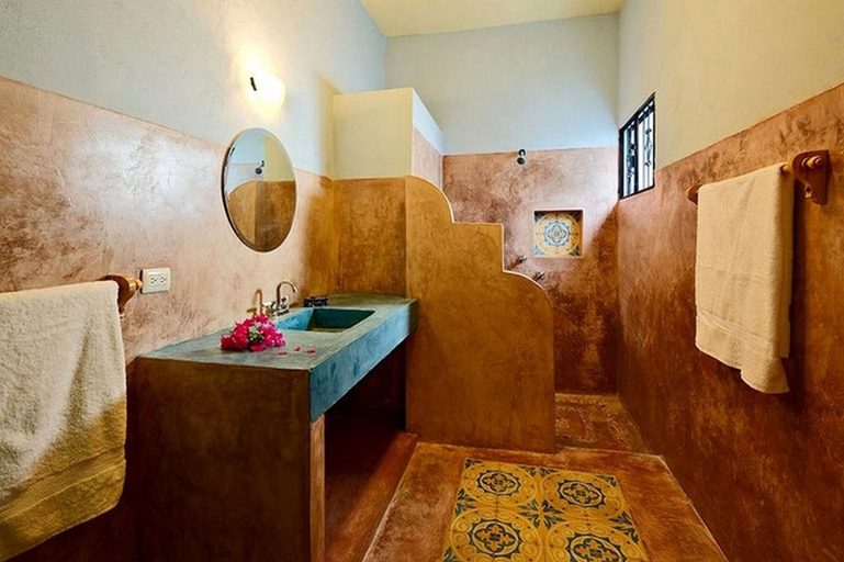 Bathroom, Tranquil Tropical Oasis in the Historic Center, Mérida