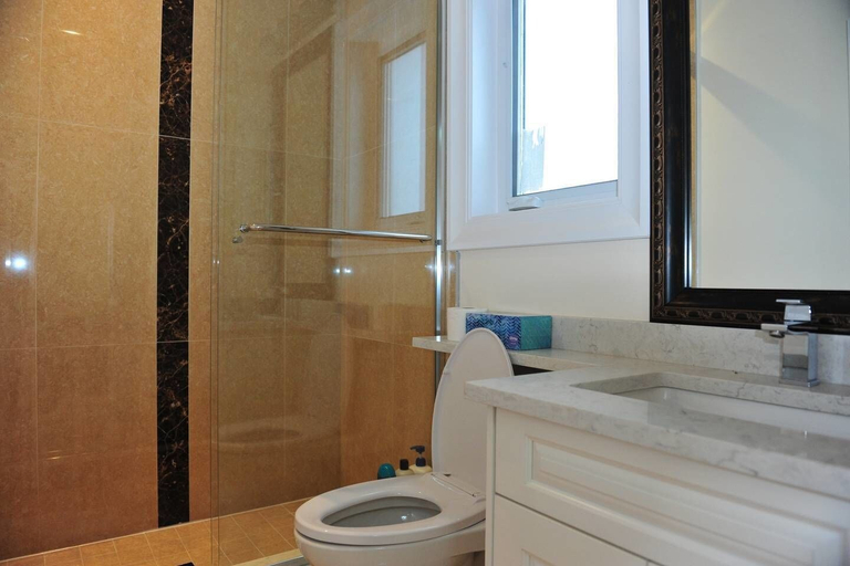 Bathroom 3, Brand New Luxury House, Greater Vancouver