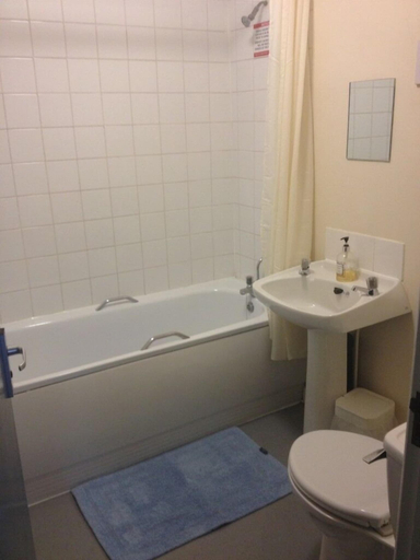 Bathroom 2, Royal Chambers, Sefton