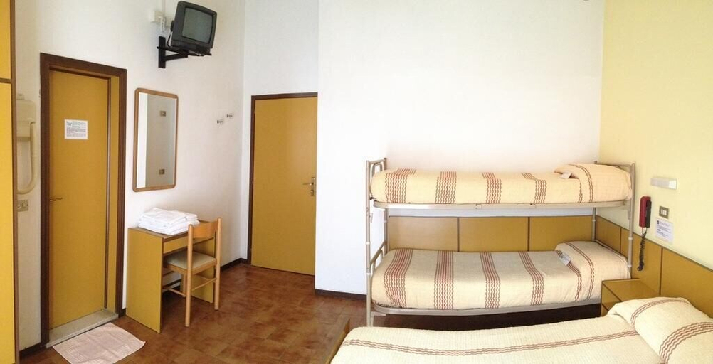 Bedroom 4, Hotel Villa dei Fiori, Rimini