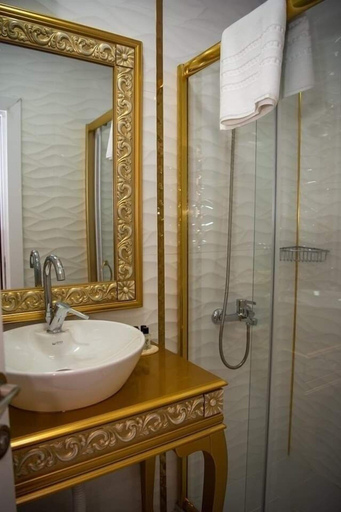Bathroom 3, Otantik Shumen, Shumen