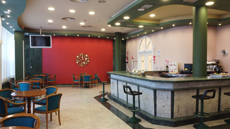 Food & Drinks 4, Hotel Madrid Parla, Madrid