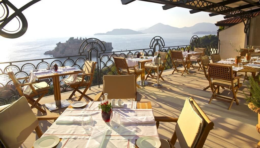 Food & Drinks, Villa Montenegro