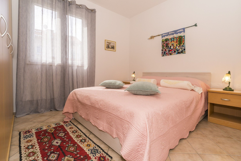 Bedroom 5, Pirka - Apt. w. Terrace & sea View,2 min to Beach, Sutivan