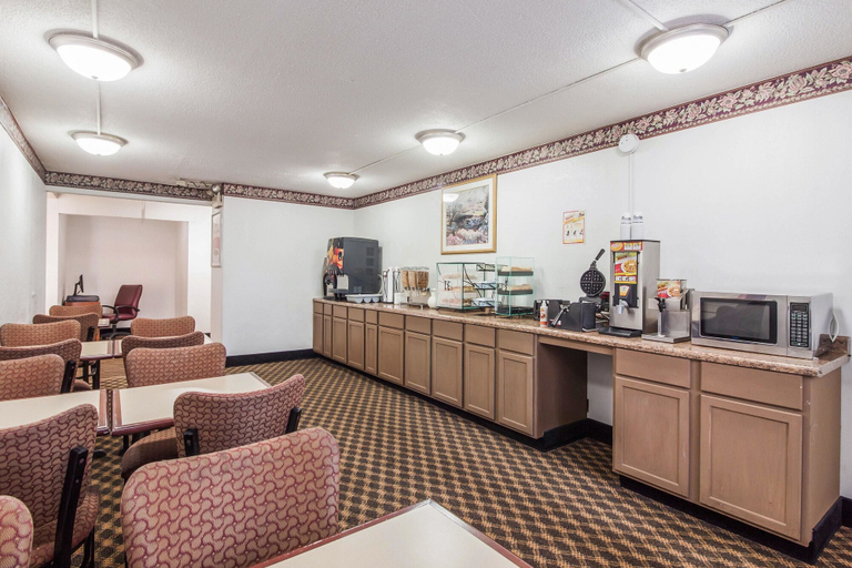 Food & Drinks 5, Econo Lodge Lexington, Dawson
