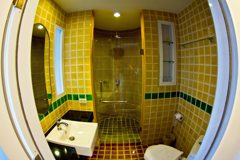 Bathroom 4, Coasta Bangsaen, Muang Chon Buri