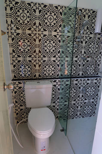 Bathroom, Prompiman Homestay, Saraphi
