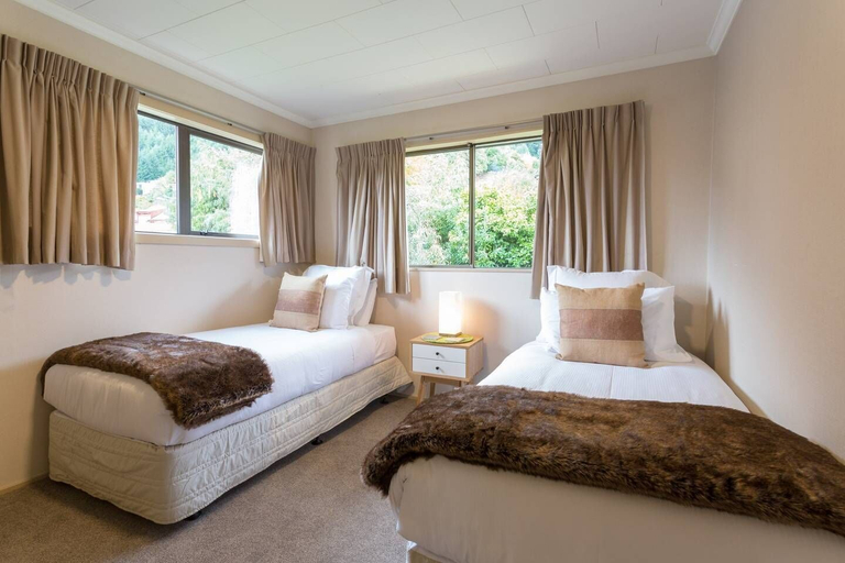 Bedroom 3, Distinctive Mountain View Spacious Home, Queenstown-Lakes
