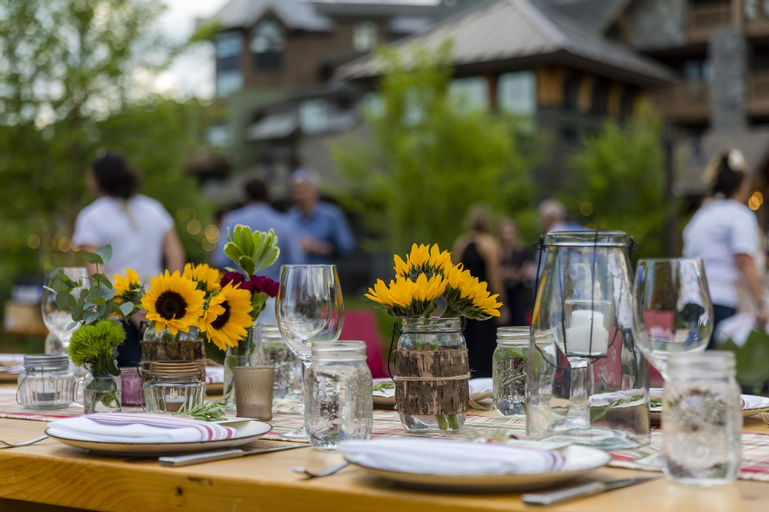 Food & Drinks 5, The Lodge at Spruce Peak, a Destination by Hyatt Residence, Lamoille