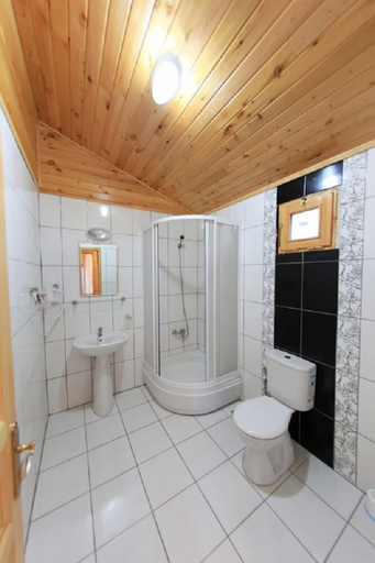 Bathroom, Emek Pansiyon, Kemer