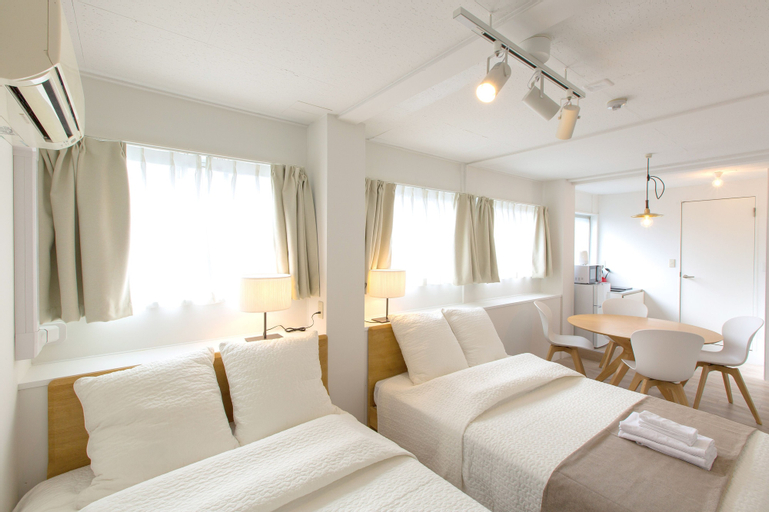Bedroom 1, Grandouce Shin-Imamiya-Minami, Osaka
