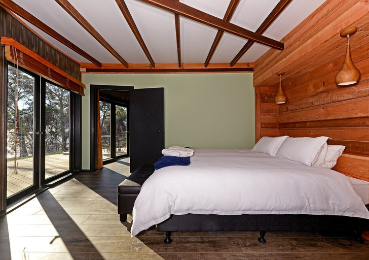 Bedroom 2, Taylors Bay Cottage, Kingborough