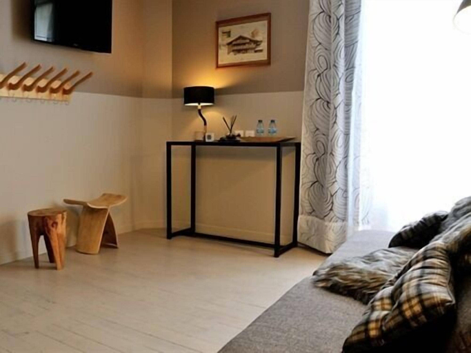 Bedroom 2, Lodges Lao, Rhône