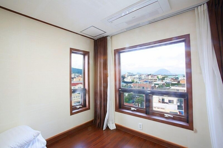 Bedroom 2, Jeju Bulranji Hotel, Seogwipo
