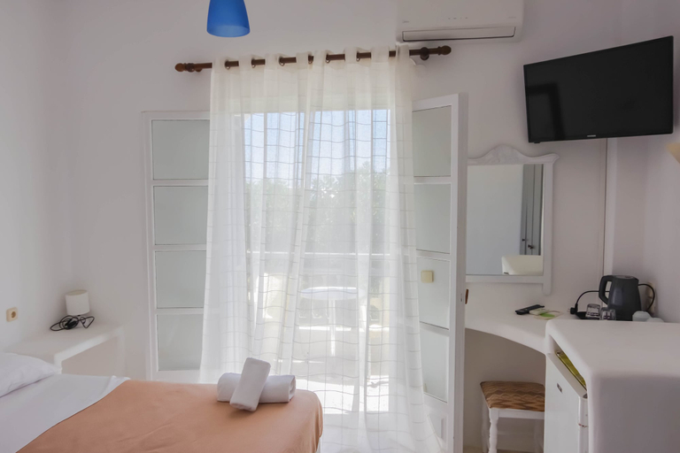 Bedroom 4, Hotel Mohitero, South Aegean