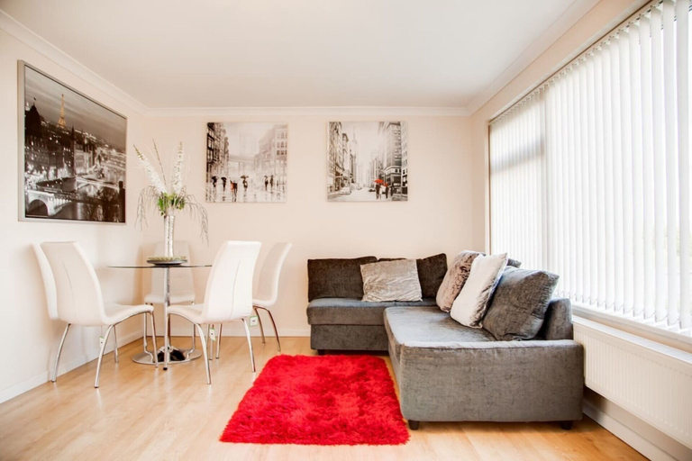 Others 5, Bungalow 2 min Walk to Beach and sea Sleeps 6, Kent