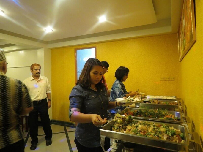 Food & Drinks 5, Eastern House, Dhaka