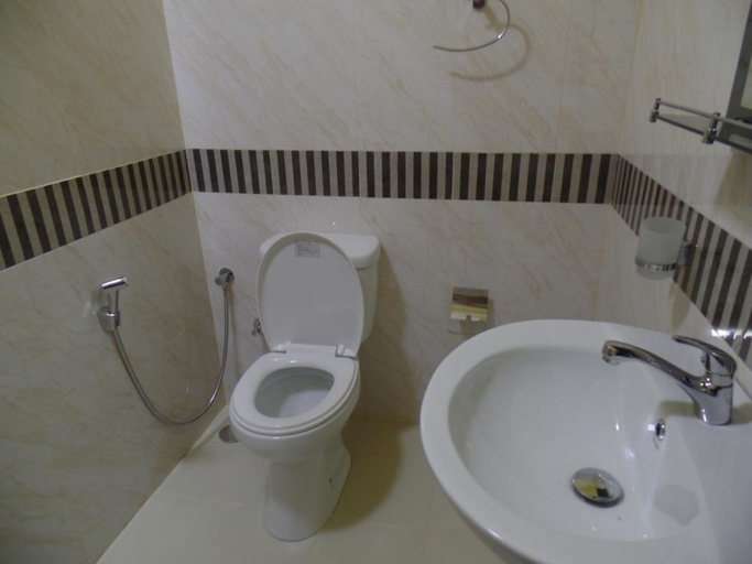 Bathroom sink, Peace Heaven, Embilipitiya