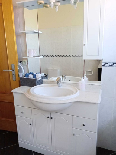 Bathroom, Charming 2-bed House in Ponta Delgada, São Vicente