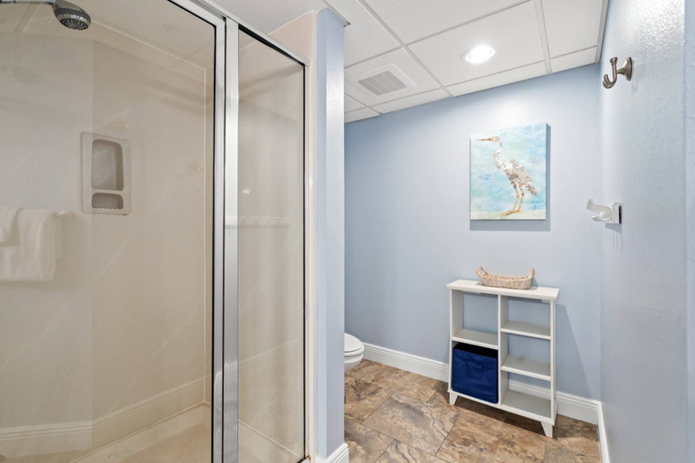 Bathroom 5, Emerald Beach Resort by iTrip Panama City Beach, Bay