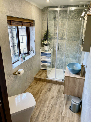 Bathroom 3, Hunt House Quarters, Northamptonshire