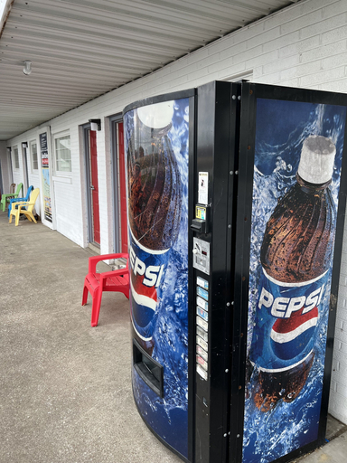 Food & Drinks 4, Motel Boutique by Wolf Inn, Erie