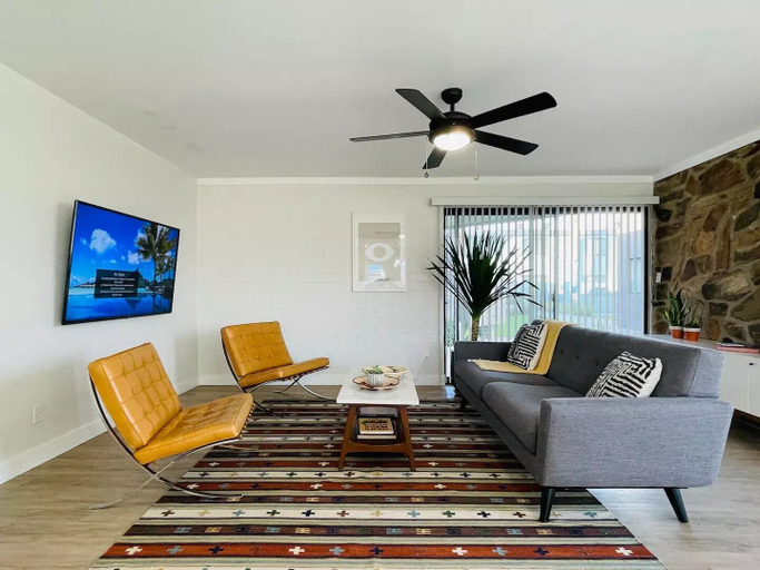 Others 1, Walkable OTS Mid Century Condo-Pool, Maricopa