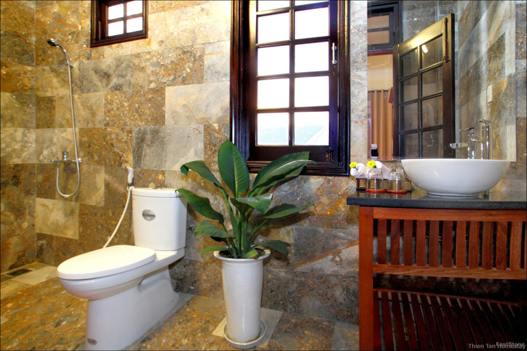 Bathroom 3, Thien Tan Homestay Hoi An, Da Nang